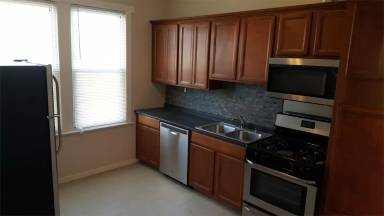 Main picture of 374 Armstrong Ave