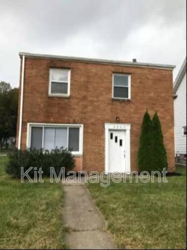 Main picture of 4903 Lewis Ave