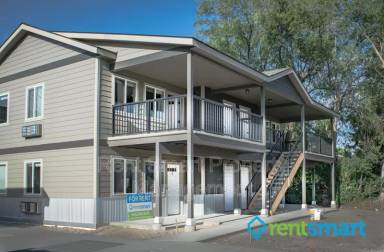 Main picture of 2005 S 4th St W