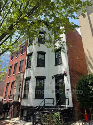Main picture of 1112 6th St NW