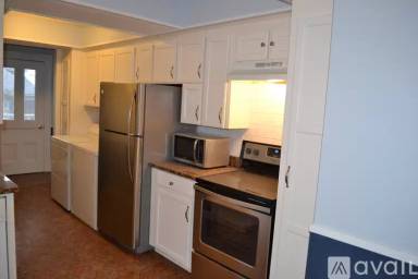 Main picture of 25 Lothrop St