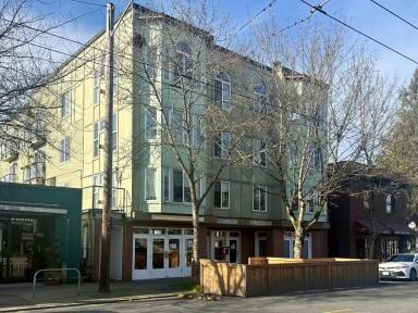 Main picture of 1629 Queen Anne Ave N