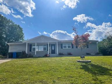Main picture of 4021 Village Dr