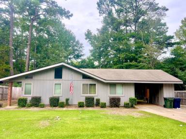 Main picture of 306 Tullahoma Dr
