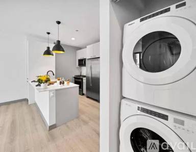 Main picture of Triangle Square Apartments