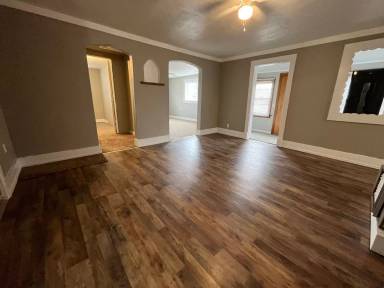 Main picture of 210 Main St