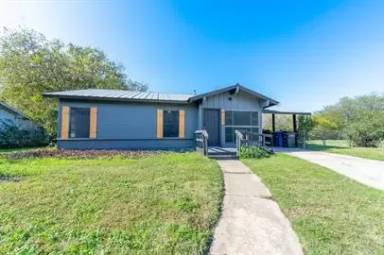 Main picture of 823 Yellow Wood Dr