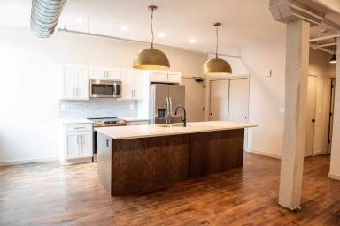 Main picture of 116 N 3rd St