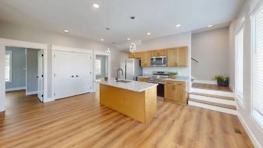 Main picture of 2001 Forest Ave