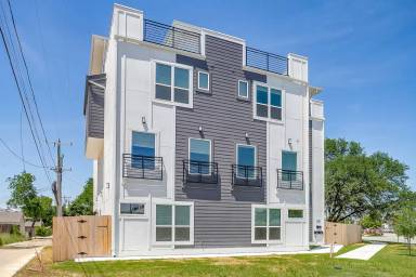 Main picture of 2400 Benbrook Dr