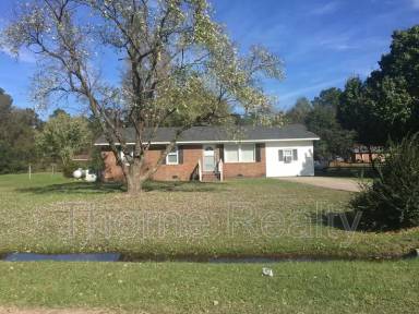 Main picture of 204 Russell Dr