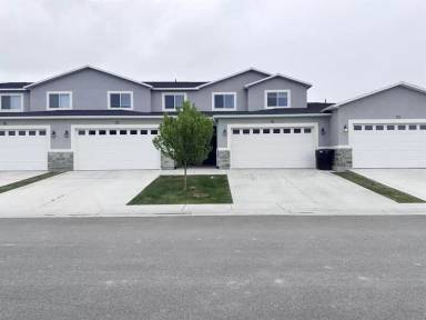 Main picture of 225 W 950 S