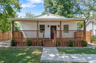 Main picture of 2321 Foster Ave