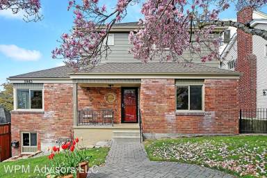 Main picture of 1945 9th Ave W