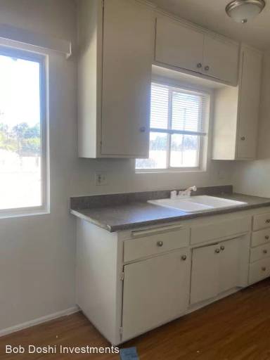 Main picture of 62 N San Mateo St