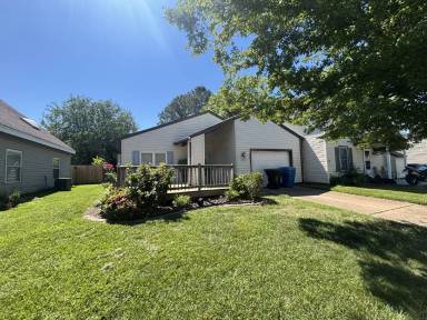 Main picture of 1728 Rueger St