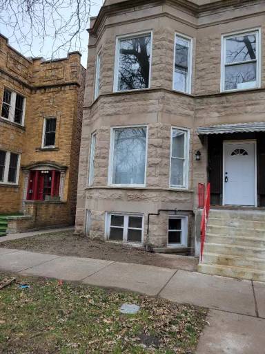 Main picture of 6510 S Saint Lawrence Ave