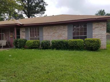 Main picture of 9027 Southwood Dr