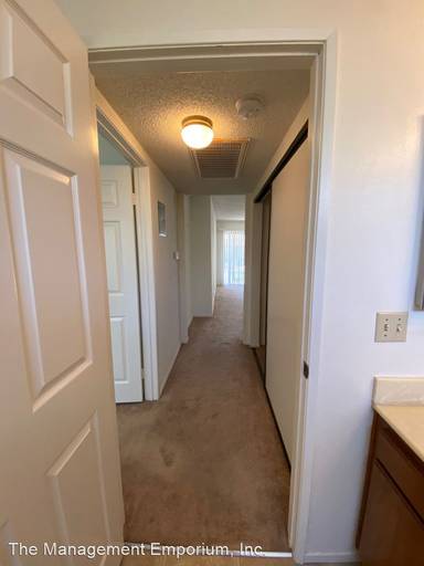 Main picture of 11127 La Maida St