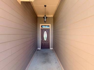 Main picture of 215 Thrasher Way