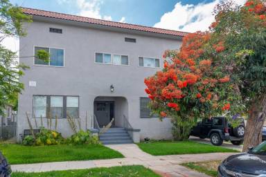 Main picture of 2322 Vineyard Ave