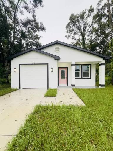 Main picture of 602 W 7th St