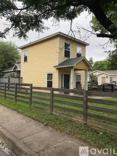 Main picture of 2000 Sl Davis Ave
