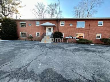 Main picture of 660 N Hobart Rd