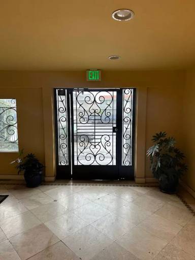Main picture of 20327 Saticoy St