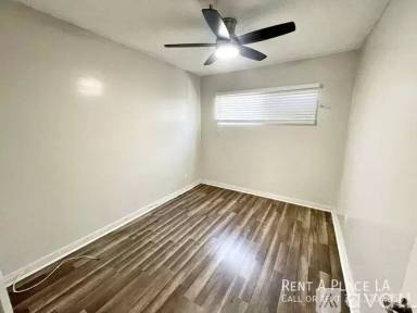 Main picture of 3829 Wall St