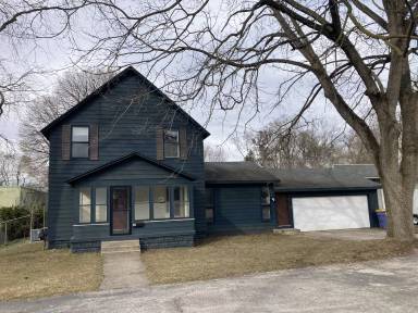 Main picture of 12 Riverview Ter NE