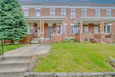 Main picture of 2841 Lake Ave