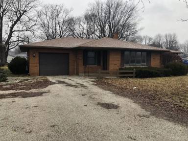 Main picture of 3158 E State Road 236