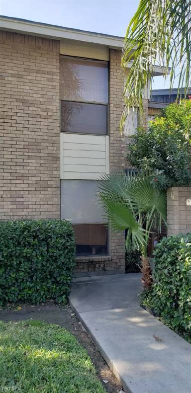 Main picture of 5317 Palm Valley Dr N