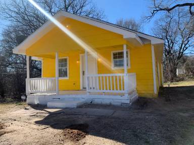 Main picture of 818 S 51st West Ave