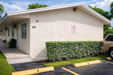 Main picture of 119 NE 5th St