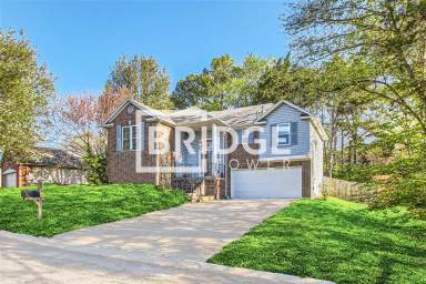 Main picture of 609 Oak Forest Ln
