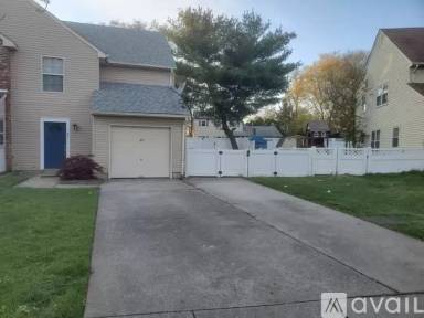 Main picture of 27 Franklin Dr
