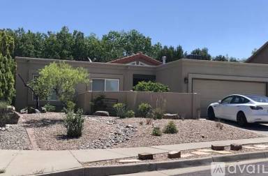 Main picture of 9525 De Vargas Loop NE
