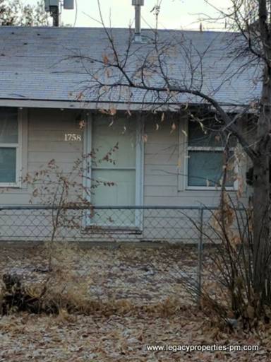 Main picture of 1782 Paris St