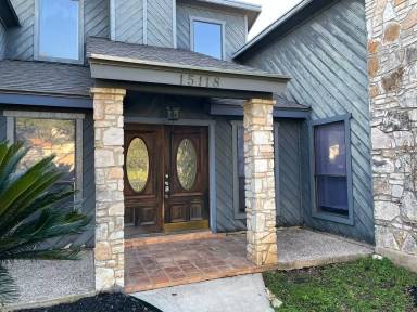 Main picture of 15118 Rock River St