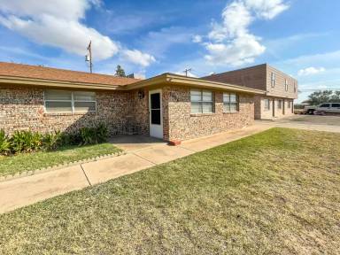 Main picture of 2606-2608 E Sunset Cir