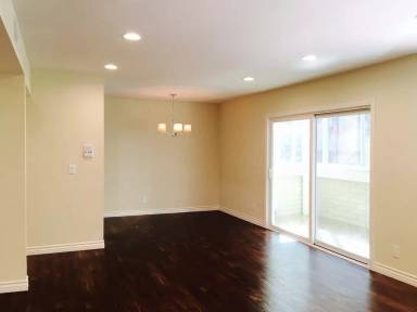 Main picture of 1262 S Barrington Ave