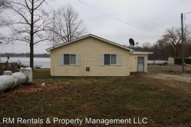 Main picture of 5464 N Oak Dr