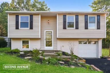 Main picture of 124 Fox Run Rd