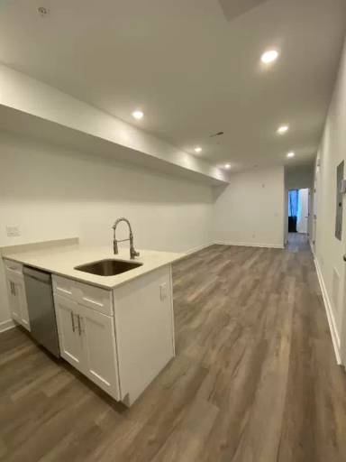 Main picture of 667 N 52nd St