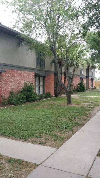 Main picture of Courtyard Apartments on Davis