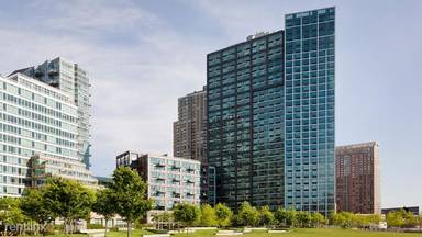 Main picture of 4720 Center Blvd Apartments