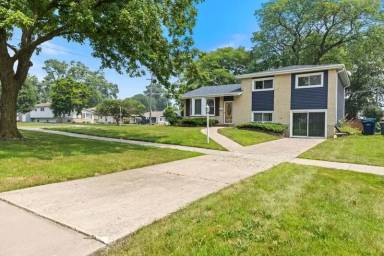 Main picture of 1003 S Finley Rd