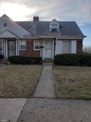 Main picture of 15915 Evergreen Rd
